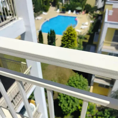 Crown Sea View *
